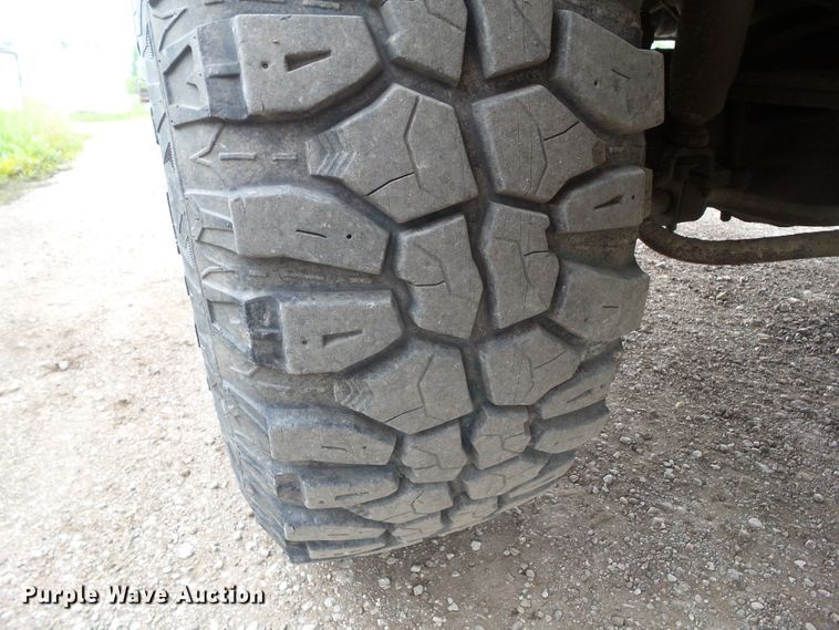 image for item GX9080 1979 Ford F250  flatbed pickup truck