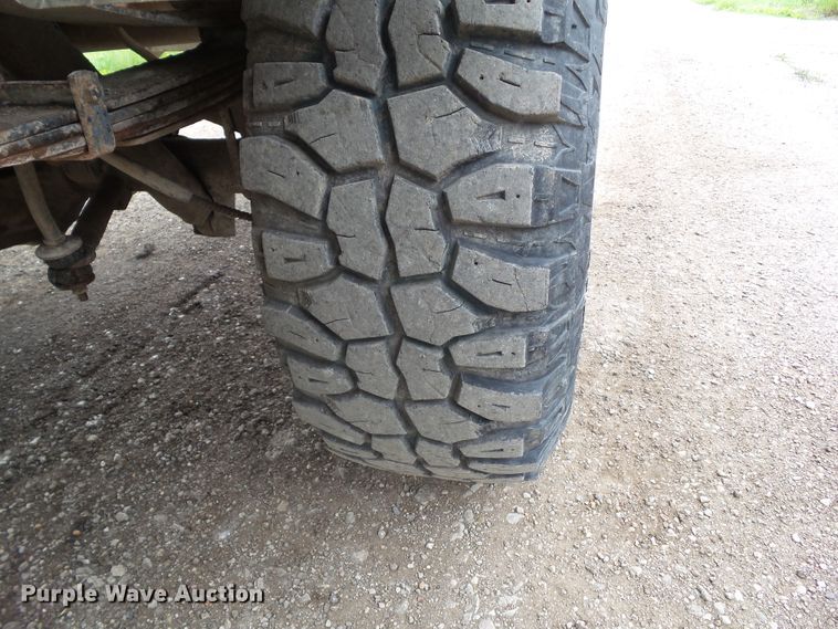 image for item GX9080 1979 Ford F250  flatbed pickup truck