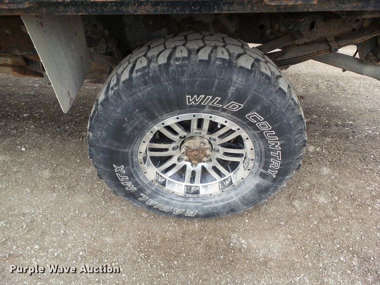 image for item GX9080 1979 Ford F250  flatbed pickup truck