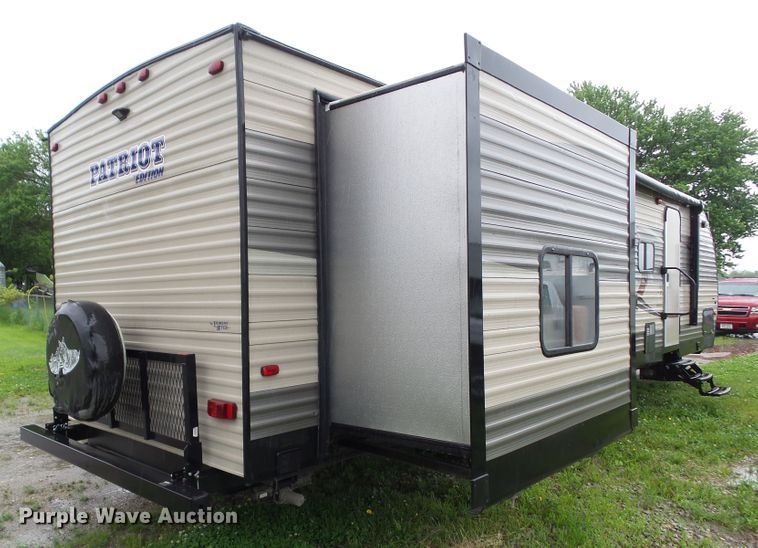 image for item GX9090 2016 Forester Patriot Limited Edition 304BS  camper