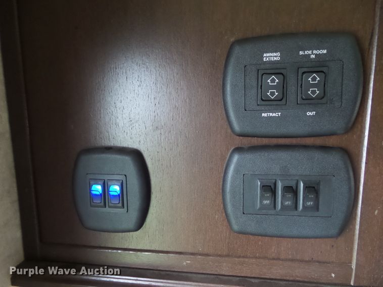 image for item GX9090 2016 Forester Patriot Limited Edition 304BS  camper