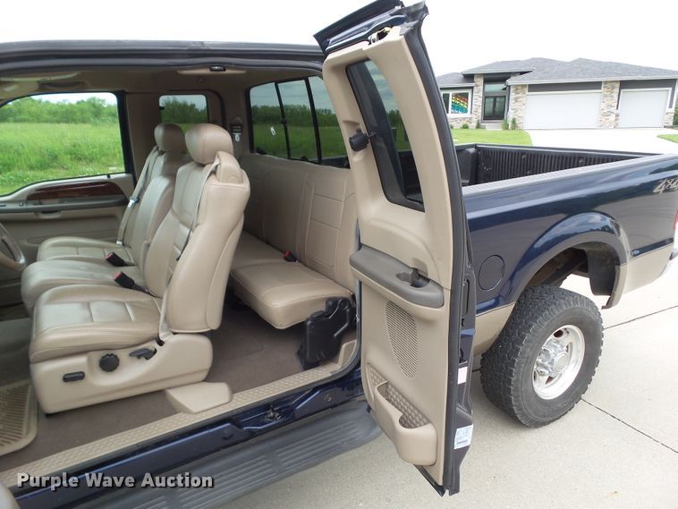 image for item GX9091 2004 Ford F350 Super Duty  SuperCab pickup truck