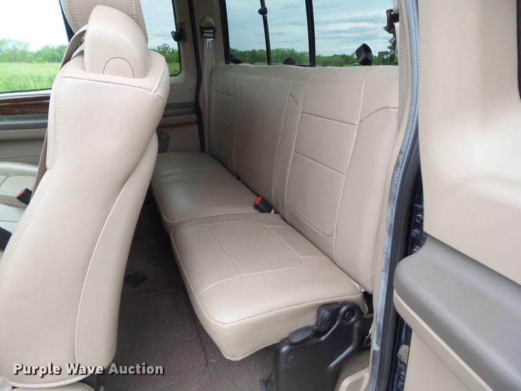 image for item GX9091 2004 Ford F350 Super Duty  SuperCab pickup truck