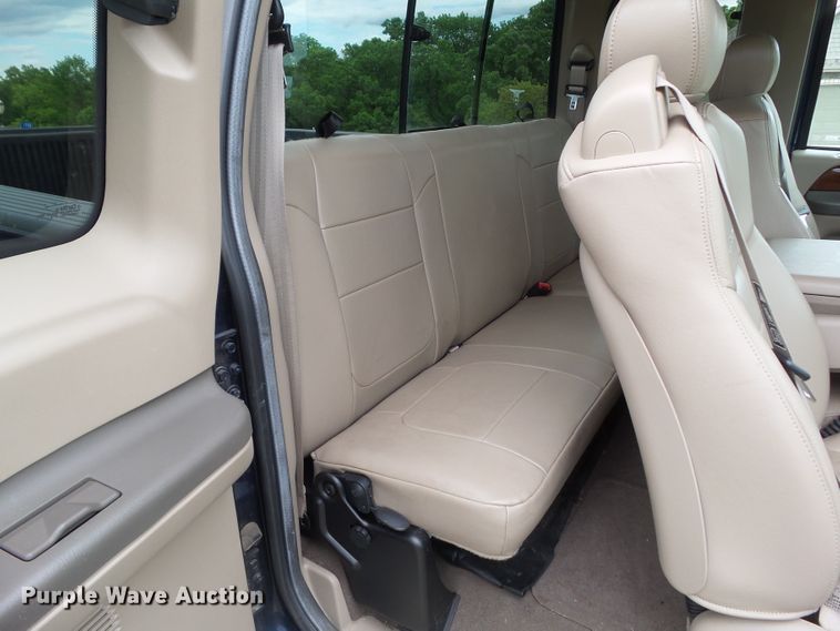 image for item GX9091 2004 Ford F350 Super Duty  SuperCab pickup truck