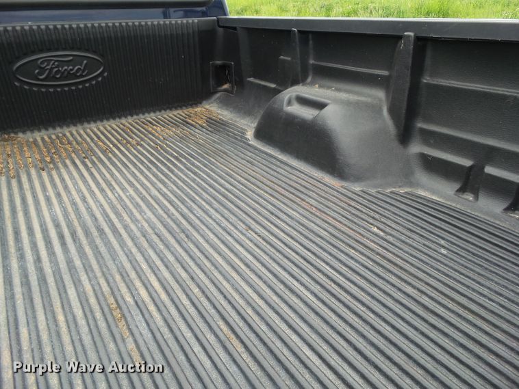 image for item GX9091 2004 Ford F350 Super Duty  SuperCab pickup truck