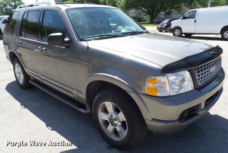 image for item GX9097 2003 Ford Explorer Limited  SUV