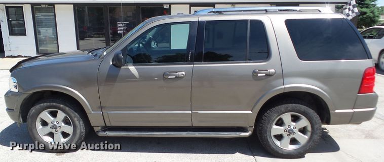 image for item GX9097 2003 Ford Explorer Limited  SUV