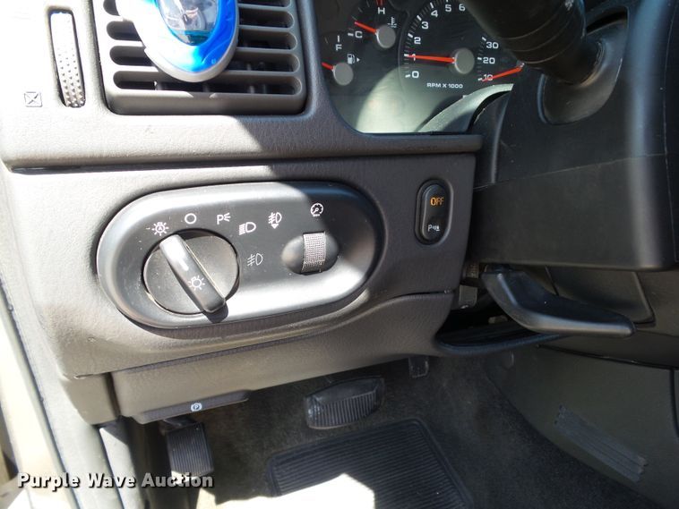 image for item GX9097 2003 Ford Explorer Limited  SUV