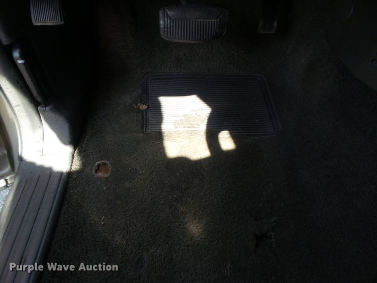 image for item GX9097 2003 Ford Explorer Limited  SUV