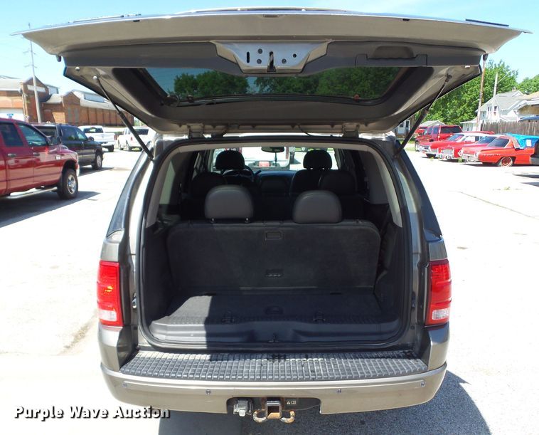 image for item GX9097 2003 Ford Explorer Limited  SUV