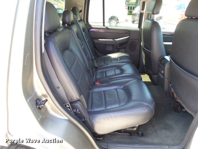 image for item GX9097 2003 Ford Explorer Limited  SUV