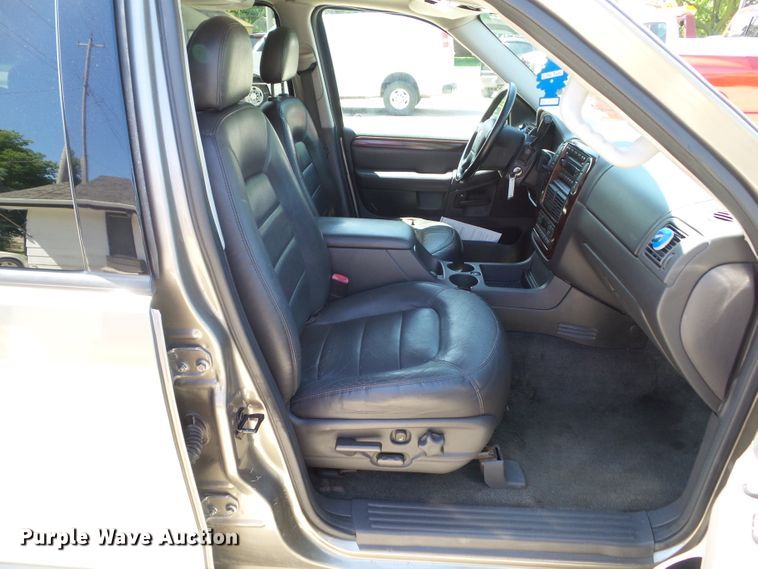 image for item GX9097 2003 Ford Explorer Limited  SUV