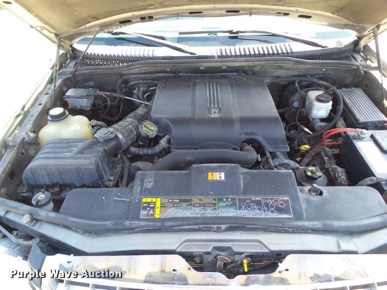 image for item GX9097 2003 Ford Explorer Limited  SUV