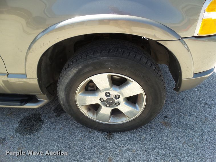 image for item GX9097 2003 Ford Explorer Limited  SUV