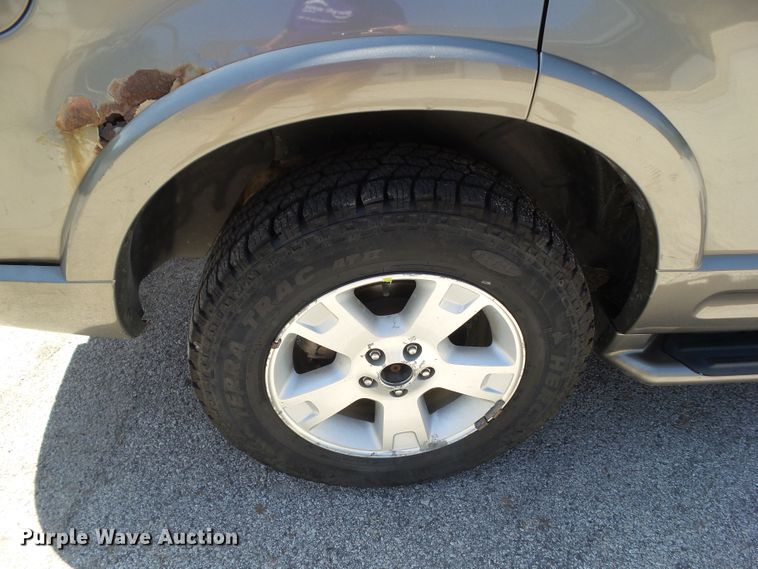 image for item GX9097 2003 Ford Explorer Limited  SUV