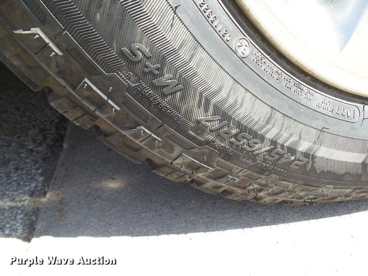 image for item GX9097 2003 Ford Explorer Limited  SUV