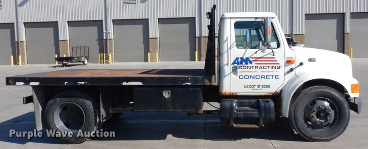 image for item GY9053 1999 International 4700 dump flatbed truck