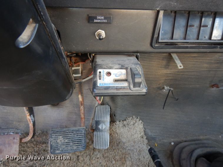 image for item GY9053 1999 International 4700 dump flatbed truck