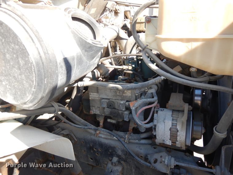 image for item GY9053 1999 International 4700 dump flatbed truck