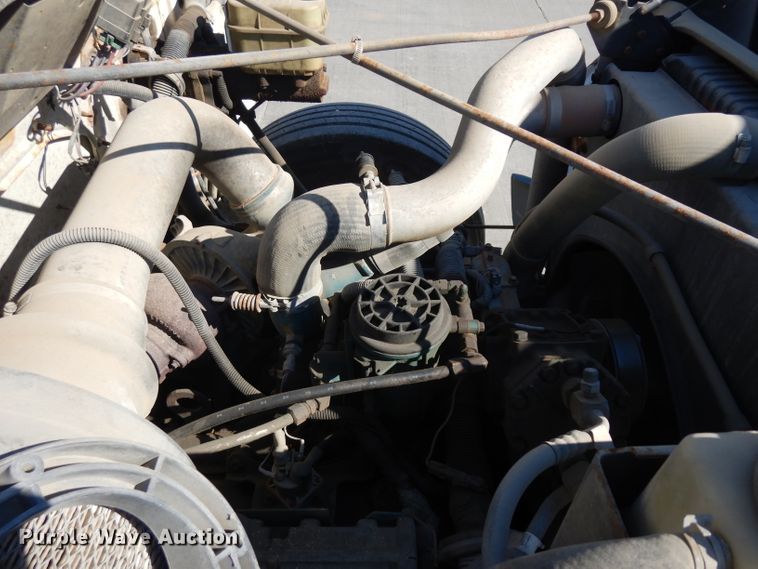 image for item GY9053 1999 International 4700 dump flatbed truck