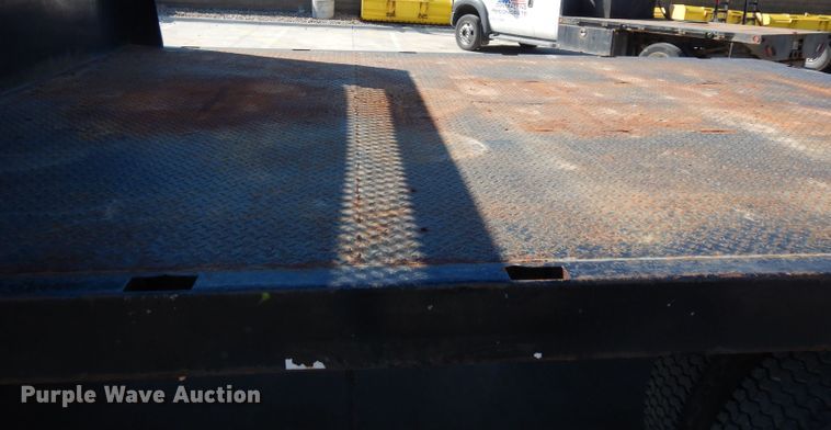 image for item GY9053 1999 International 4700 dump flatbed truck