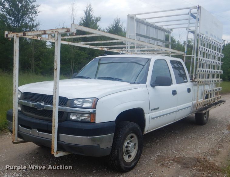 image for item GY9877 2006 Chevrolet Silverado 2500HD  Crew Cab pickup truck