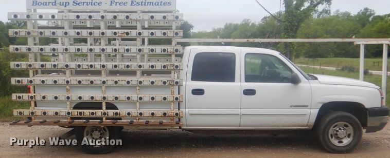 image for item GY9877 2006 Chevrolet Silverado 2500HD  Crew Cab pickup truck