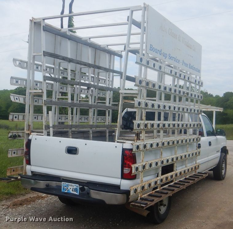 image for item GY9877 2006 Chevrolet Silverado 2500HD  Crew Cab pickup truck