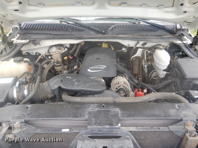 image for item GY9877 2006 Chevrolet Silverado 2500HD  Crew Cab pickup truck