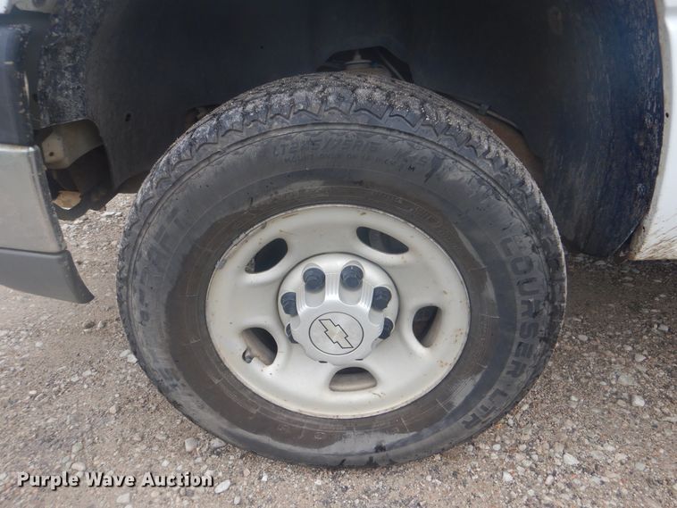 image for item GY9877 2006 Chevrolet Silverado 2500HD  Crew Cab pickup truck