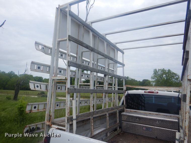 image for item GY9877 2006 Chevrolet Silverado 2500HD  Crew Cab pickup truck