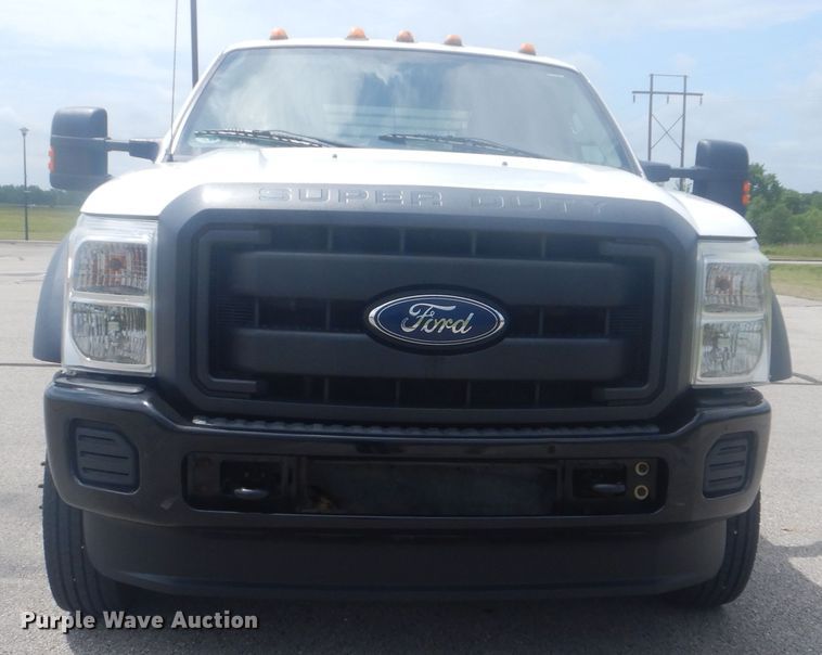 image for item GY9878 2013 Ford F550 Super Duty  Crew Cab utility bed truck