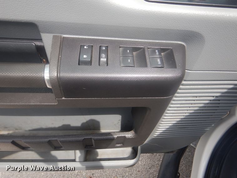 image for item GY9878 2013 Ford F550 Super Duty  Crew Cab utility bed truck