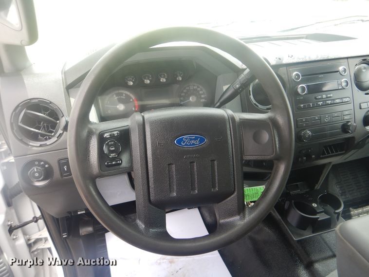 image for item GY9878 2013 Ford F550 Super Duty  Crew Cab utility bed truck