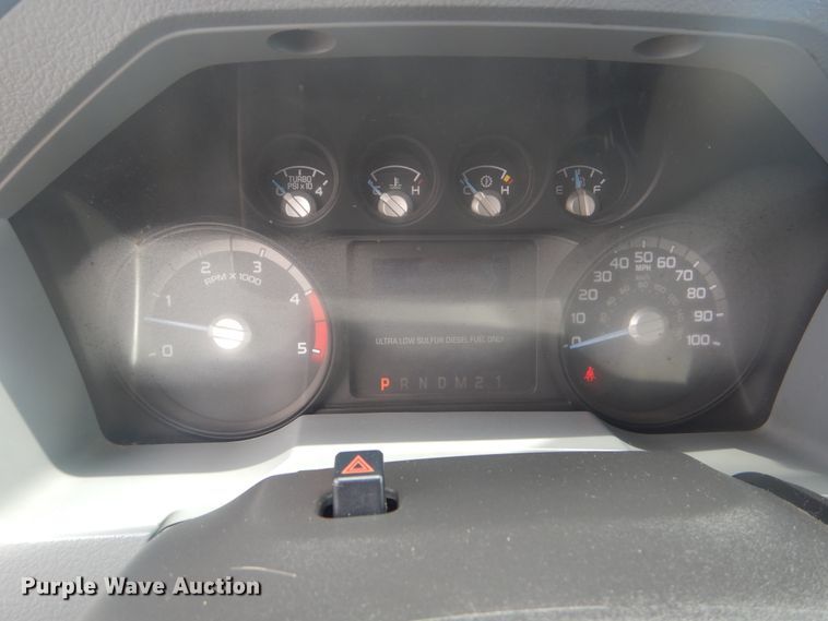 image for item GY9878 2013 Ford F550 Super Duty  Crew Cab utility bed truck