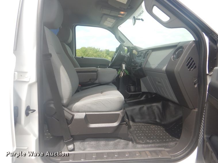 image for item GY9878 2013 Ford F550 Super Duty  Crew Cab utility bed truck