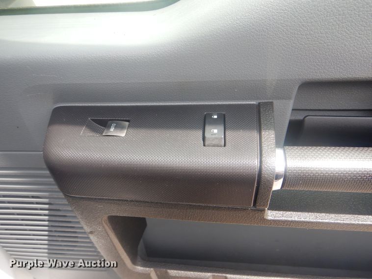 image for item GY9878 2013 Ford F550 Super Duty  Crew Cab utility bed truck