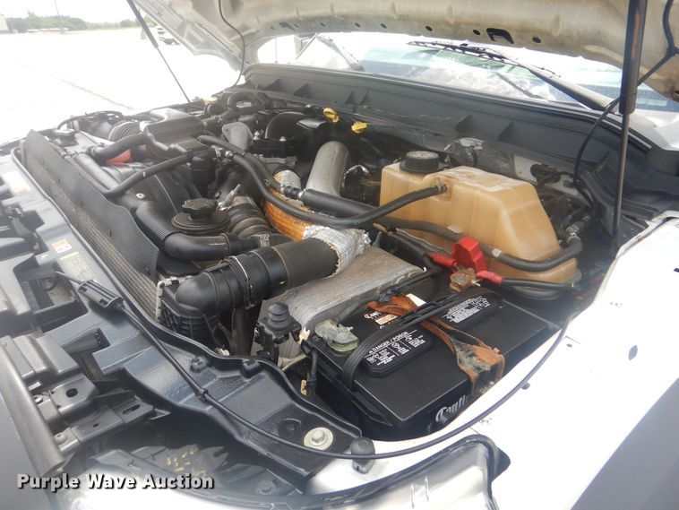 image for item GY9878 2013 Ford F550 Super Duty  Crew Cab utility bed truck