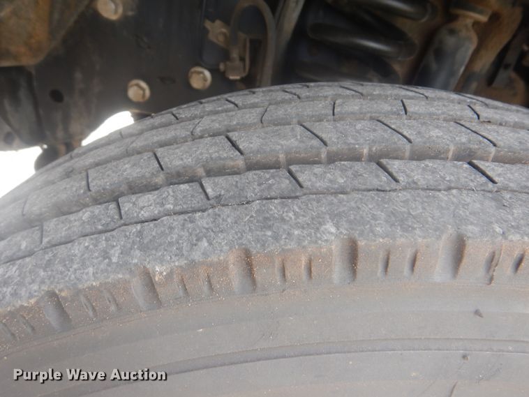 image for item GY9878 2013 Ford F550 Super Duty  Crew Cab utility bed truck