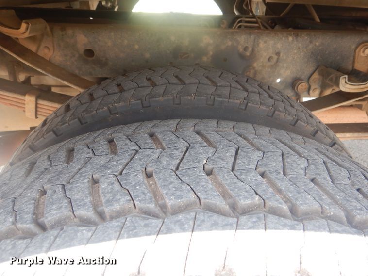 image for item GY9878 2013 Ford F550 Super Duty  Crew Cab utility bed truck