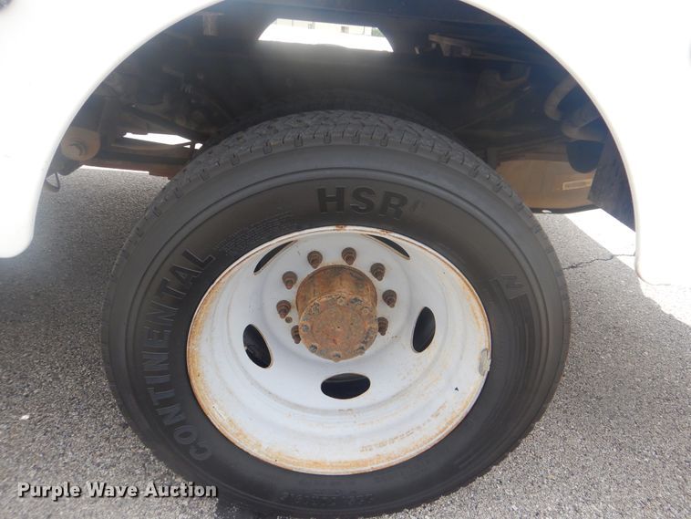 image for item GY9878 2013 Ford F550 Super Duty  Crew Cab utility bed truck