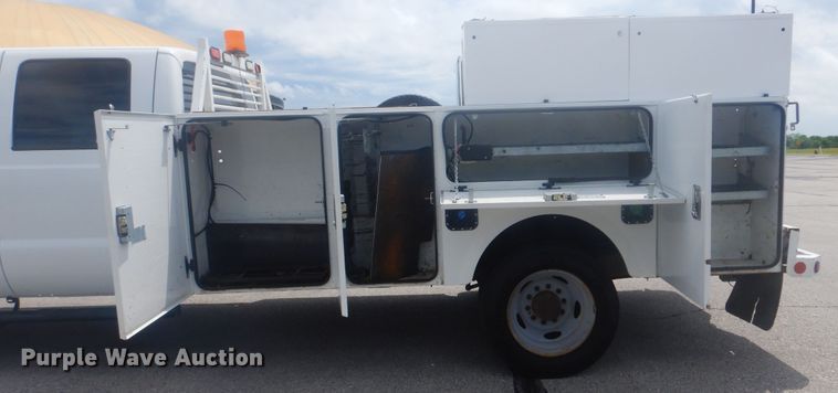 image for item GY9878 2013 Ford F550 Super Duty  Crew Cab utility bed truck