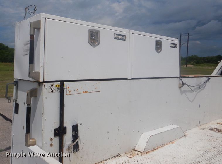 image for item GY9878 2013 Ford F550 Super Duty  Crew Cab utility bed truck