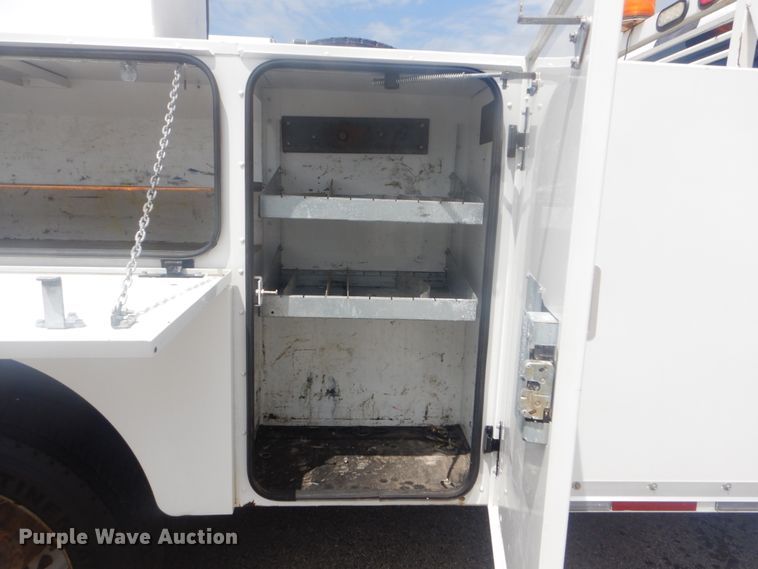 image for item GY9878 2013 Ford F550 Super Duty  Crew Cab utility bed truck