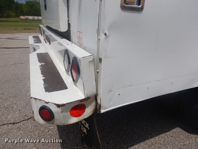 image for item GY9878 2013 Ford F550 Super Duty  Crew Cab utility bed truck