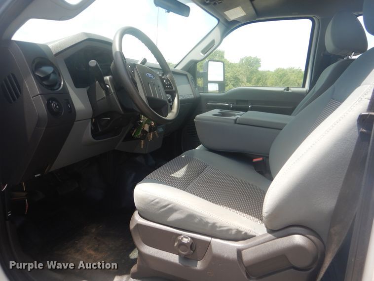 image for item GY9880 2012 Ford F550 Super Duty  flatbed truck