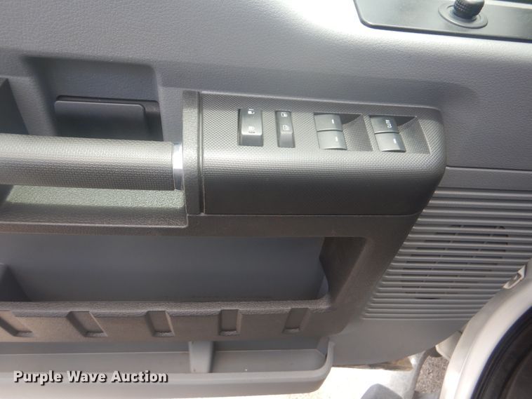 image for item GY9880 2012 Ford F550 Super Duty  flatbed truck