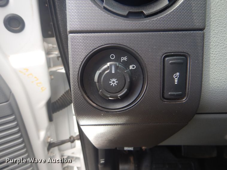 image for item GY9880 2012 Ford F550 Super Duty  flatbed truck