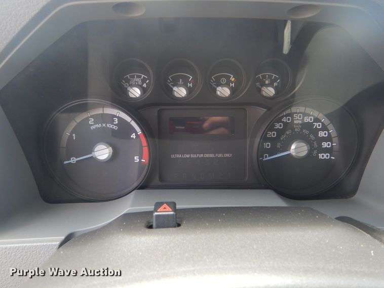 image for item GY9880 2012 Ford F550 Super Duty  flatbed truck