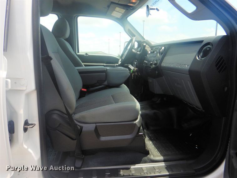 image for item GY9880 2012 Ford F550 Super Duty  flatbed truck